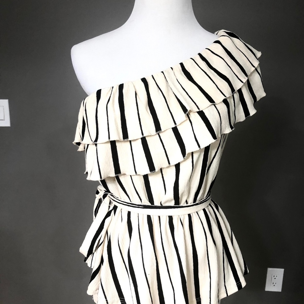 Anthropologie beige/black 1 shoulder blouse w/the